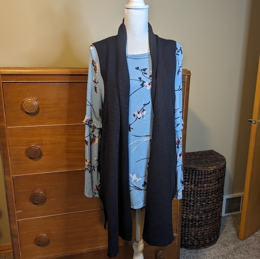 Ruff Hewn Grey Floral Bell Ruffle Sleeve